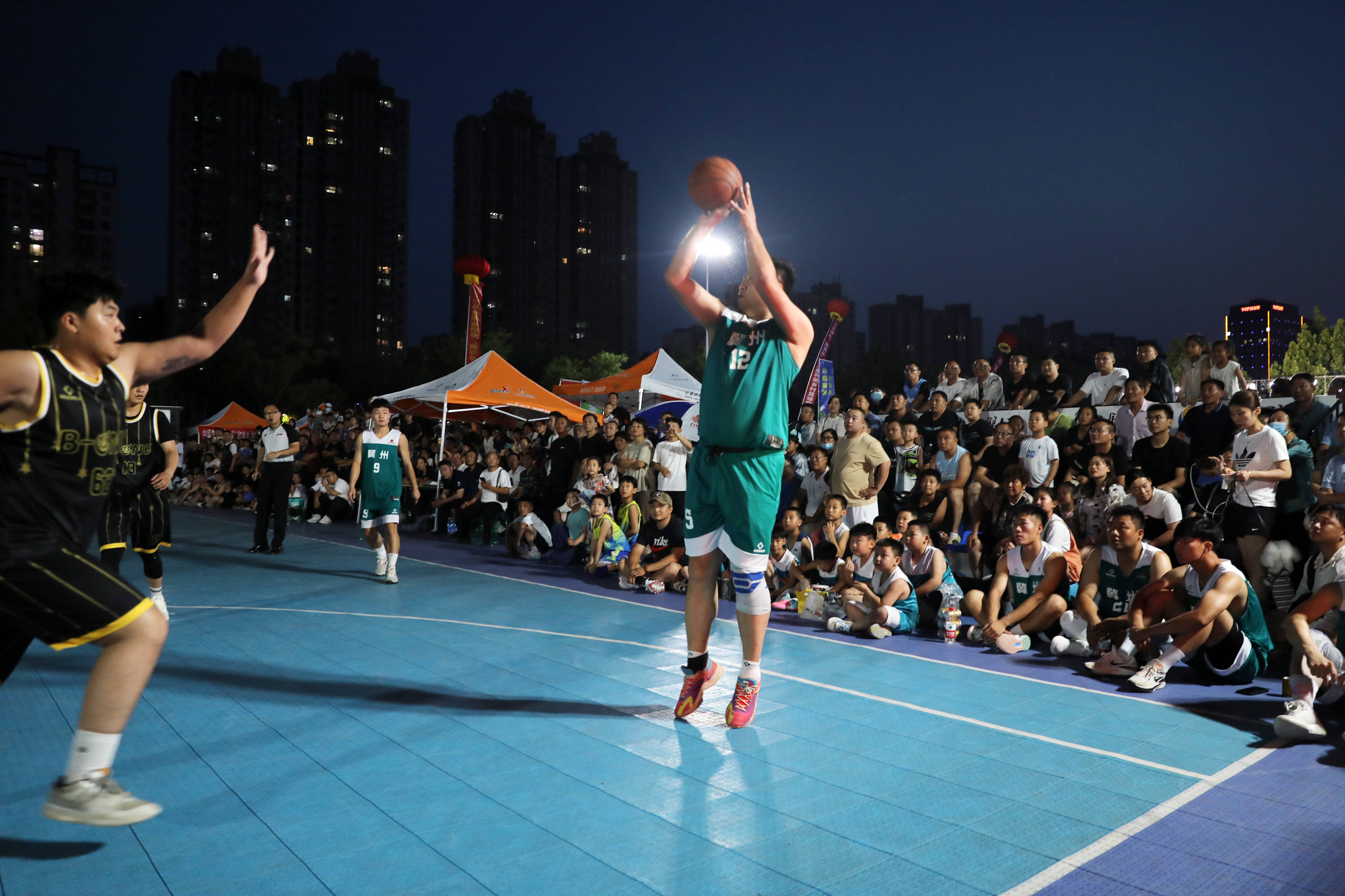 贝博娱乐平台 -国际比赛日体能课后，菲尼克斯太阳回应争议备战全明星赛，底气十足，赛程密集仍需轮换 