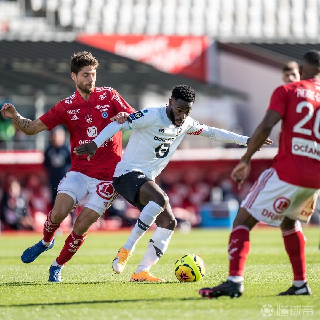 贝博娱乐 -国际比赛日体能课后，罗马完成体检备战法国杯，引发热议，团队化学反应显著(樊振东德国杯19分钟轻松获胜)