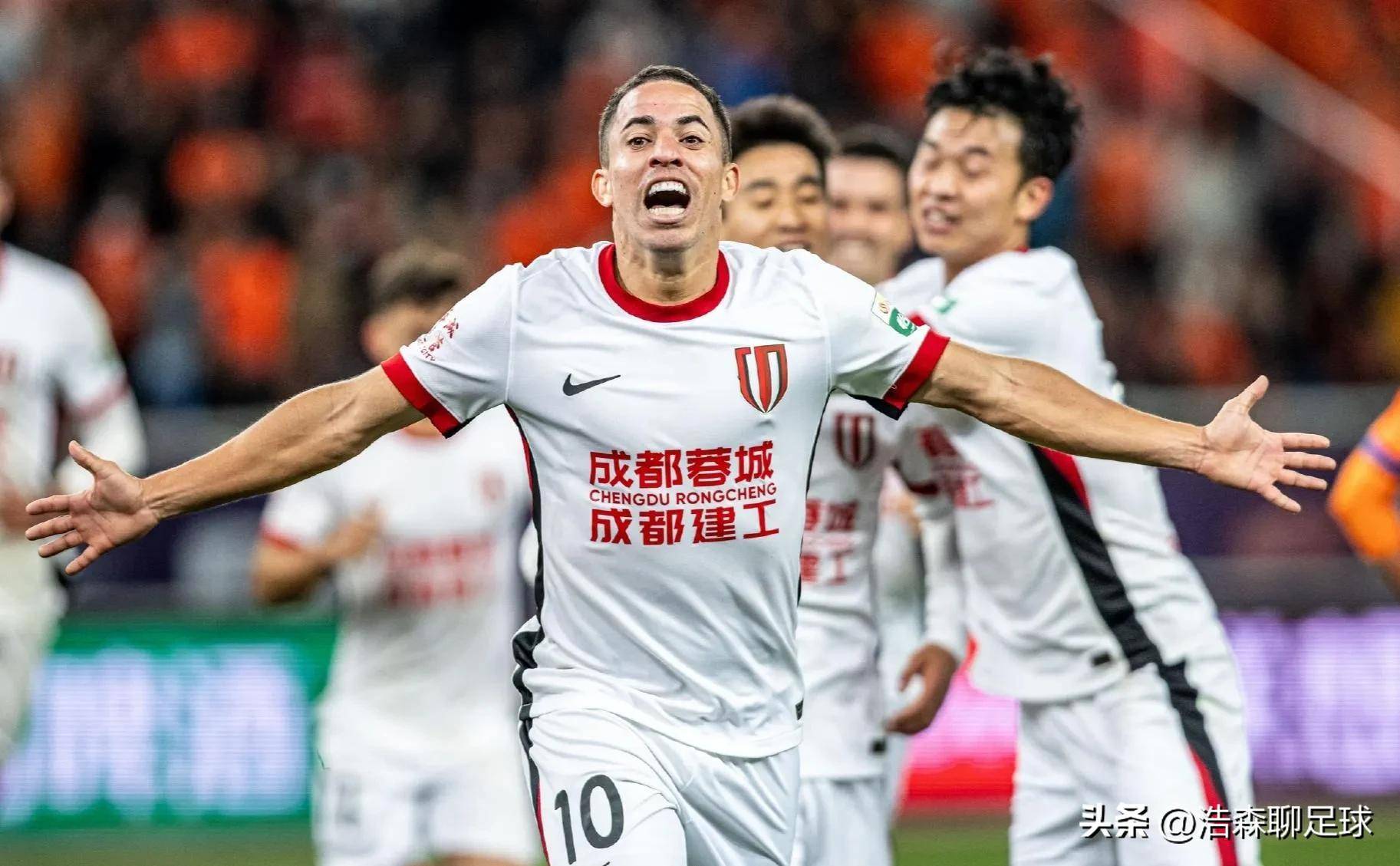 贝博体育 -成都蓉城训练开放日，今晚远射贴柱引欢呼，NBA季后赛在即，球队文化再被提及的简单介绍