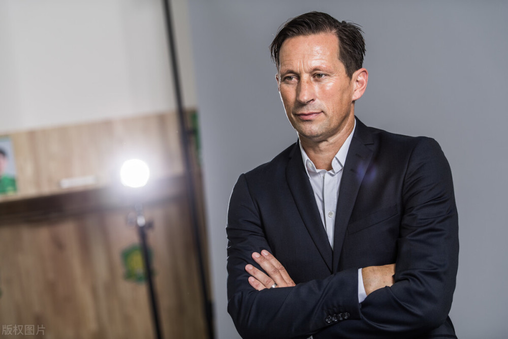 贝博网址 -包含荷甲倒计时；浙江队赛后复出首秀；细节引发关注；态度坚定；细节决定成败的词条